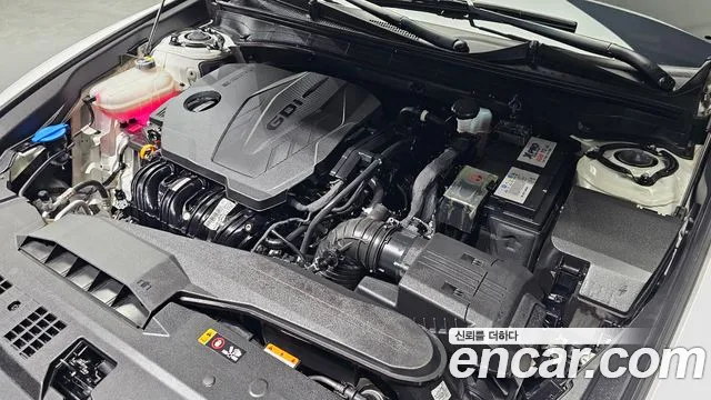Hyundai Grandeur Grandeur (GN7) 2.5 Бензин 2WD — Фото автомобиля 6