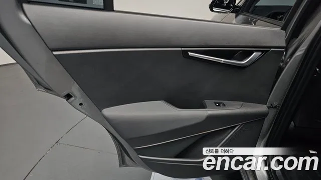 Kia Niro — Фото автомобиля 22