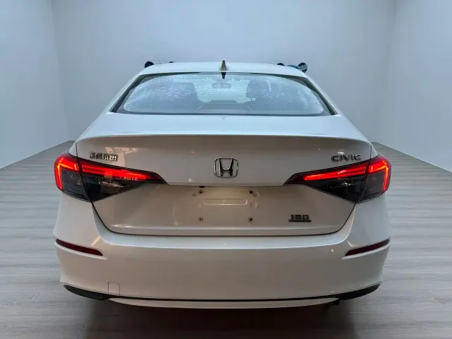Honda Civic — Фото автомобиля 4