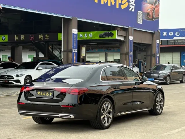 Mercedes-Benz E-Class — Фото автомобиля 18