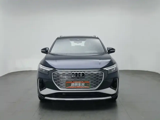 Audi Q4 e-tron — Фото автомобиля 3