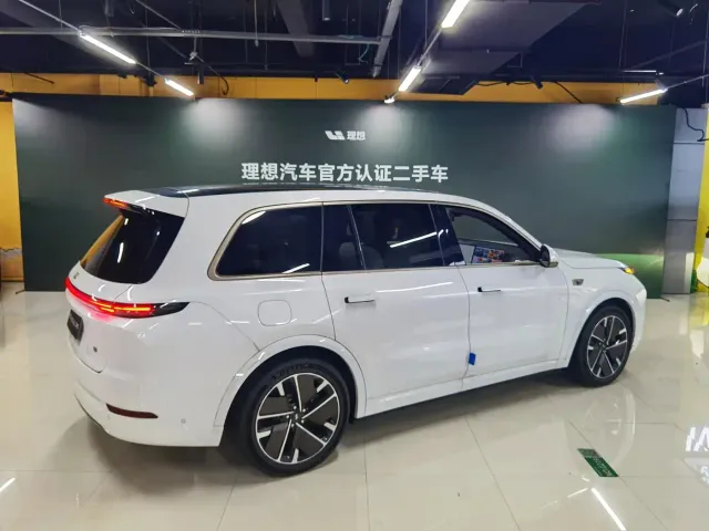 Li Auto L9 — Фото автомобиля 4