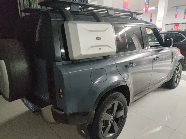Land Rover Defender — Фото автомобиля 13