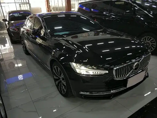 Volvo S90 — Фото автомобиля 3