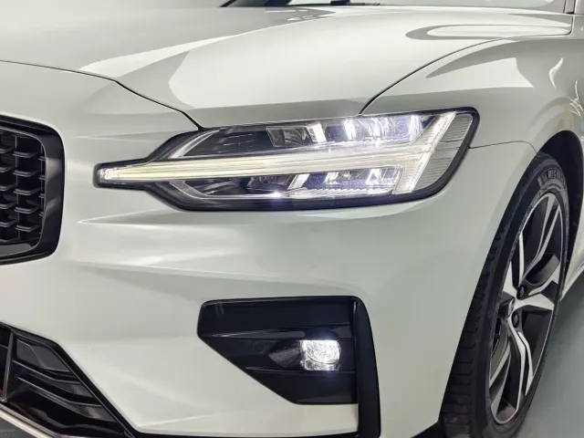 Volvo S60 — Фото автомобиля 7