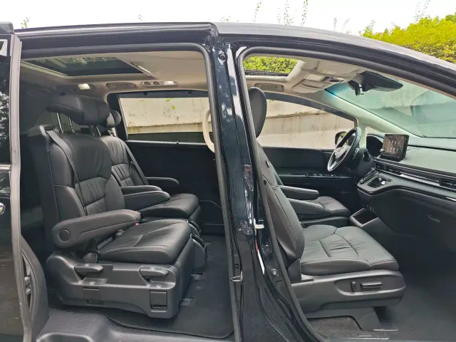 Honda Odyssey — Фото автомобиля 10