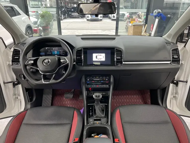 Skoda Karoq — Фото автомобиля 7