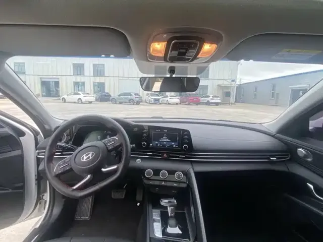 Hyundai Elantra — Фото автомобиля 6