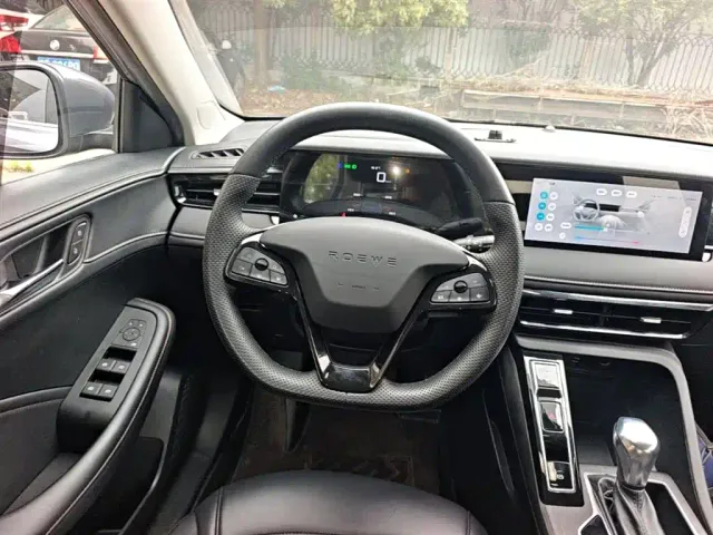 Roewe i5 — Фото автомобиля 10