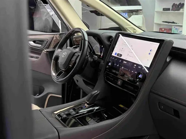 Toyota Alphard — Фото автомобиля 17