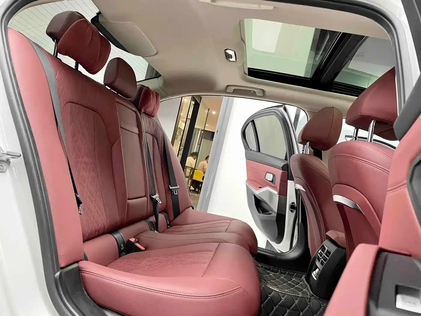 BMW BMW i3 2025 eDrive 35 L — Фото автомобиля 5