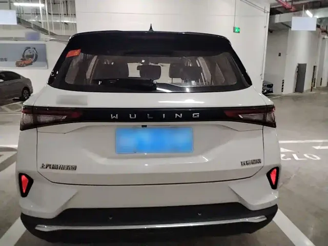 Wuling Asta — Фото автомобиля 5