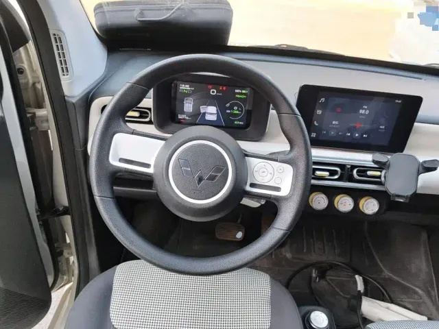 Wuling Hongguang Mini EV — Фото автомобиля 6