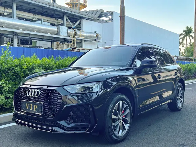 Фотография автомобиля — Audi Q5L