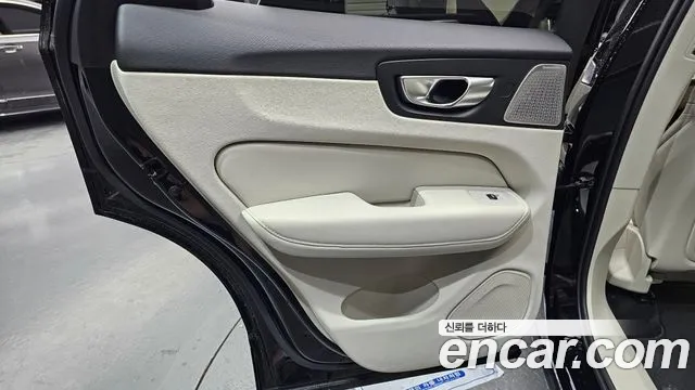 Вольво XC60 — Фото автомобиля 22