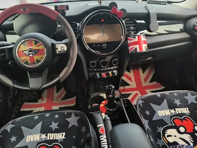 MINI Hatch — Фото автомобиля 12