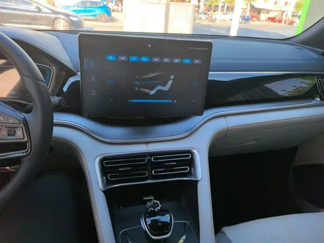 BYD Song PLUS — Фото автомобиля 9