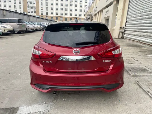 Nissan Tiida — Фото автомобиля 5