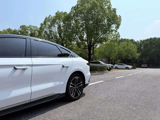 BYD Han — Фото автомобиля 15
