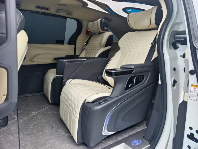 Toyota Toyota Sienna 2021 2.5L Hybrid Comfort Edition — Фото автомобиля 6