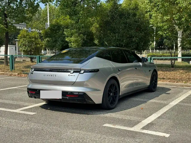 Lynk & Co 10 EM-P — Фото автомобиля 6