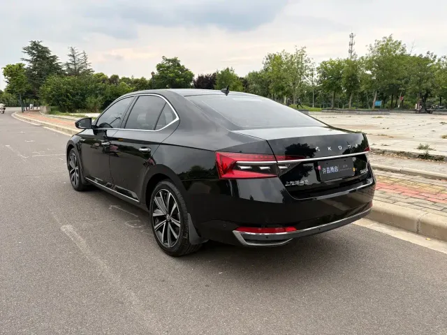 Skoda Superb — Фото автомобиля 6