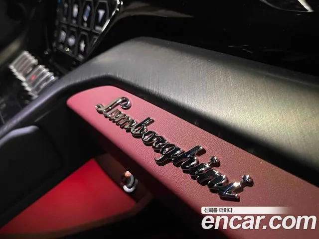 Lamborghini Urus — Фото автомобиля 20