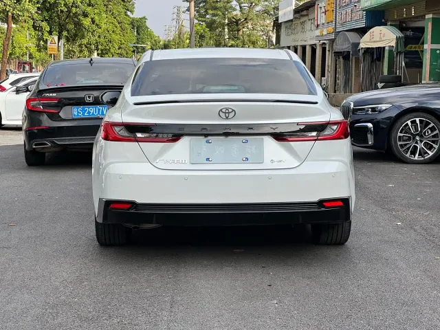 Toyota Camry — Фото автомобиля 8