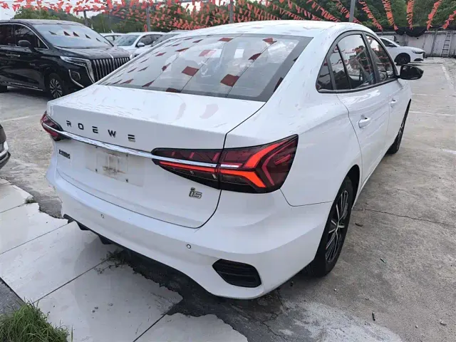 Roewe i5 — Фото автомобиля 6
