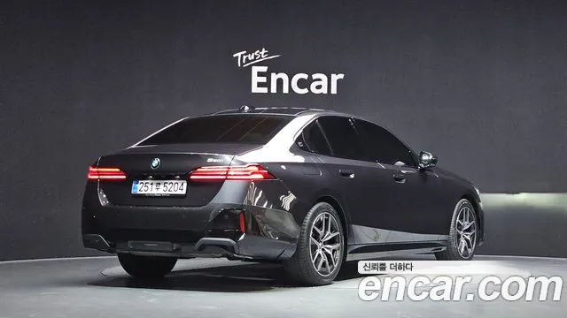 BMW 5-Series — Фото автомобиля 2