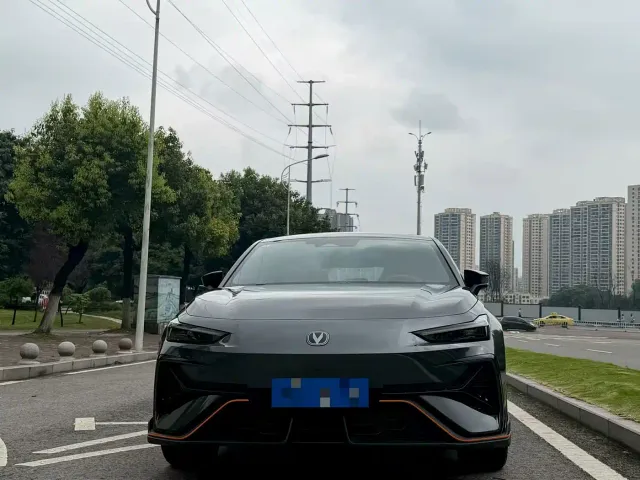 Changan UNI-V — Фото автомобиля 2