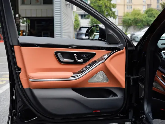 Mercedes-Benz S-Class — Фото автомобиля 12