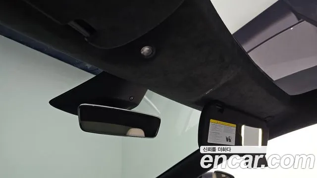 Tesla Model S — Фото автомобиля 18