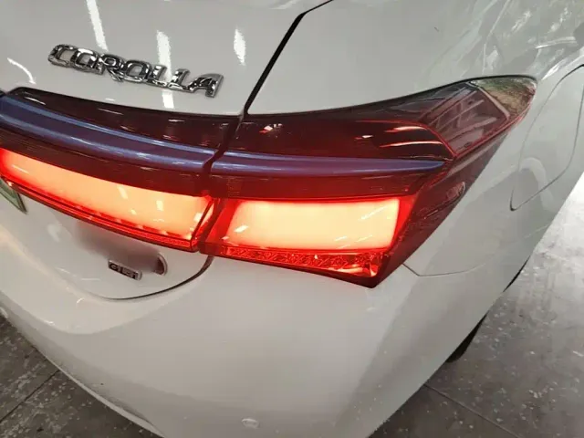 Toyota Corolla Twin Engine E+ — Фото автомобиля 7