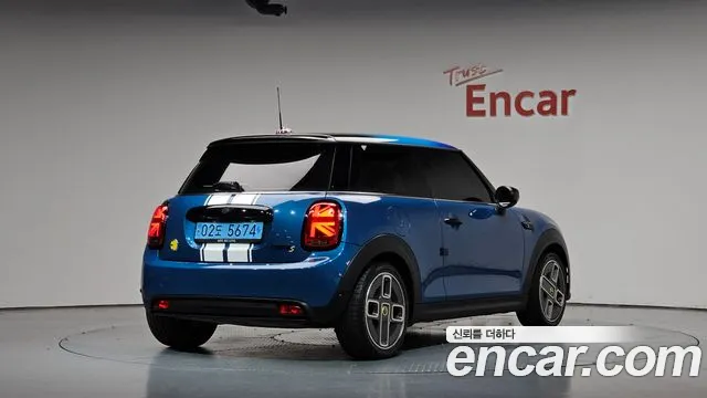 Фотография автомобиля — MINI Cooper Cooper Electric