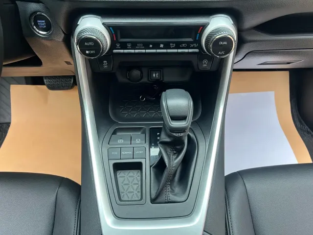 Toyota RAV4 — Фото автомобиля 13
