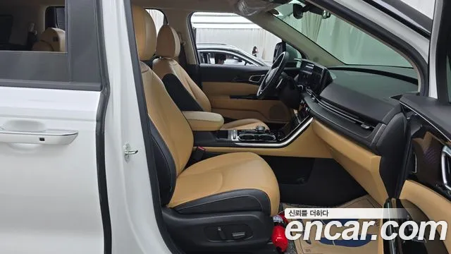 Kia Carnival Generation 4 — Фото автомобиля 11