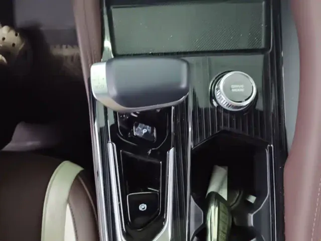Geely Xingyue L — Фото автомобиля 13