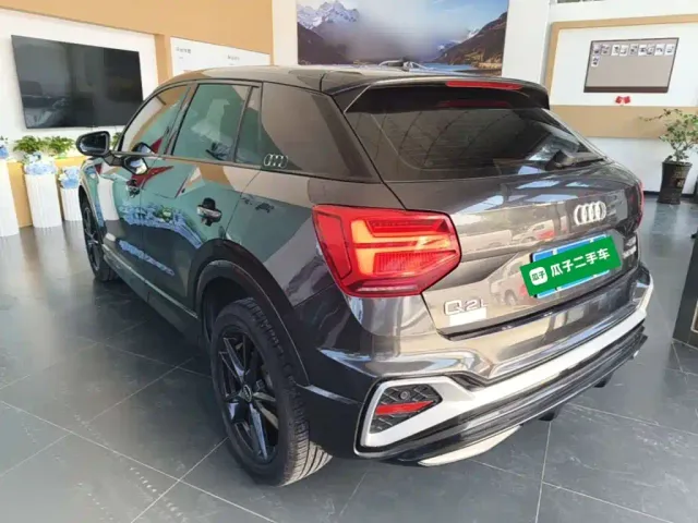 Audi Q2L — Фото автомобиля 4