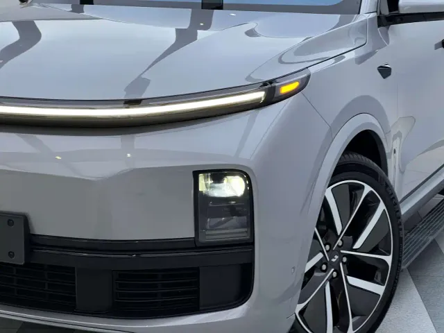 Li Auto L9 — Фото автомобиля 5