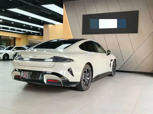 Xiaomi SU7 — Фото автомобиля 7