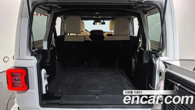 Jeep Wrangler JL — Фото автомобиля 23