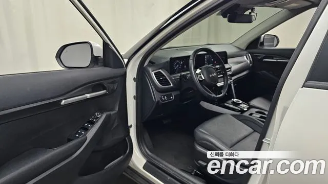 Kia Seltos Новый Seltos Бензин 2.0 2WD — Фото автомобиля 10