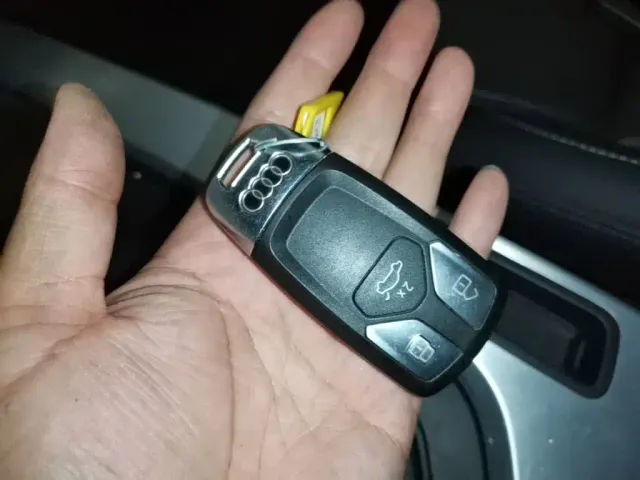 Audi A4L — Фото автомобиля 8