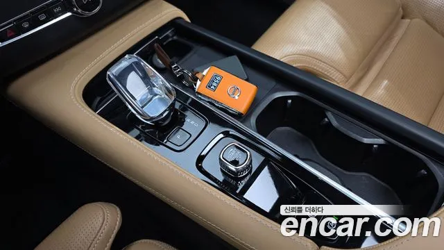 Volvo XC90 — Фото автомобиля 12