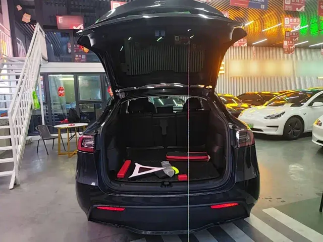Tesla Model Y — Фото автомобиля 18