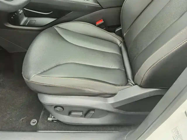 Roewe RX5 — Фото автомобиля 20