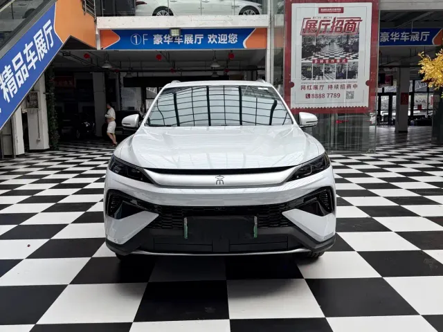 BYD Song Pro — Фото автомобиля 2