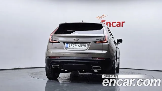 Cadillac XT4 2.0 Sport AWD — Фото автомобиля 4