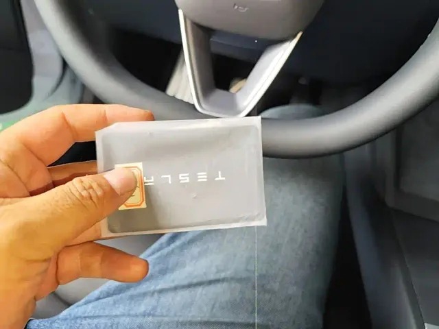 Tesla Model 3 — Фото автомобиля 8